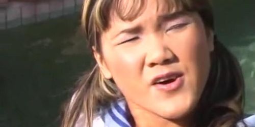 Kitty Jung Katzu makes a pee in front of Herschel Savage (Milla Vincent)