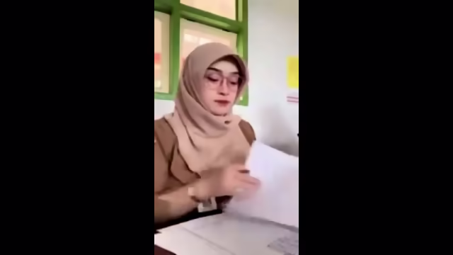 Viral Ibu Guru Salsa Jember